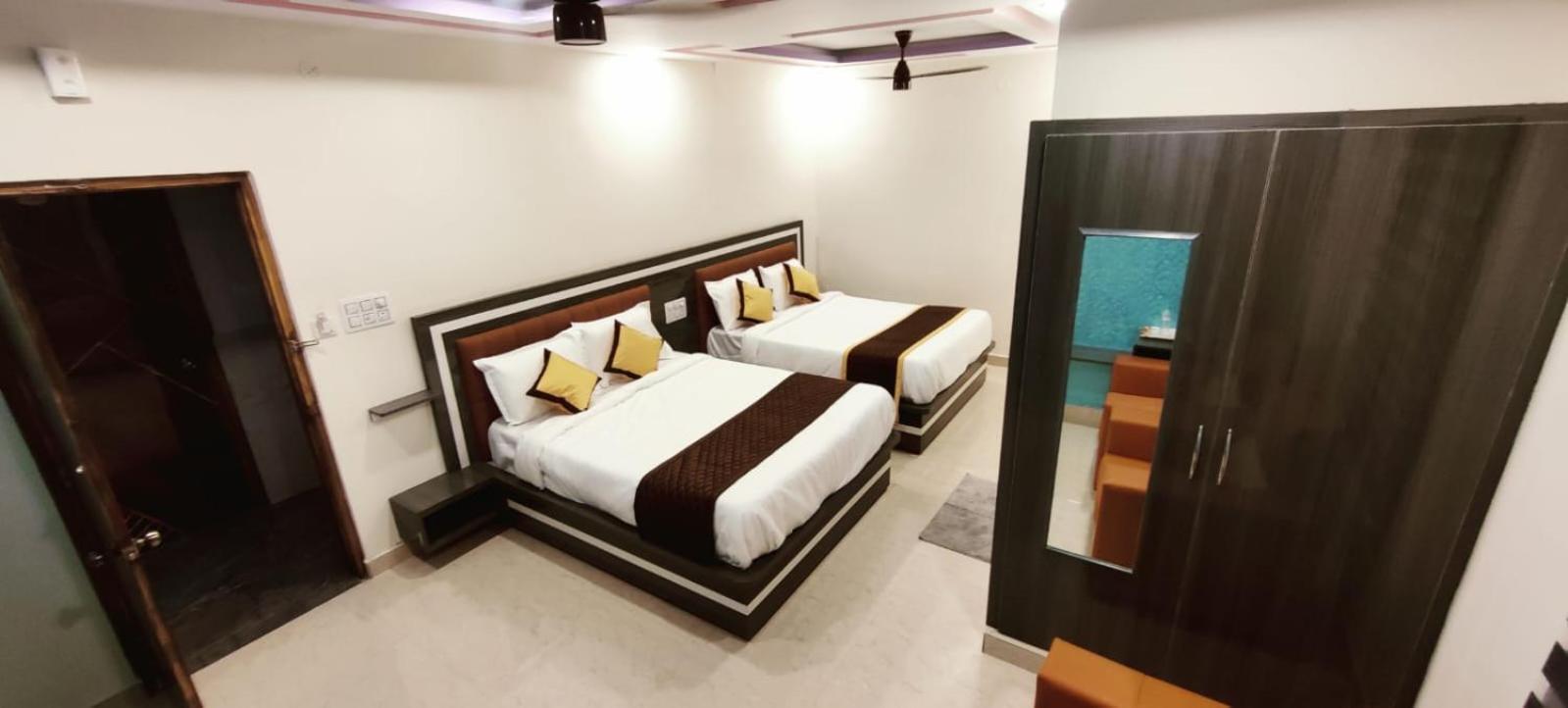 Aadya Inn New Luxury Hotel Tirupati Exteriér fotografie